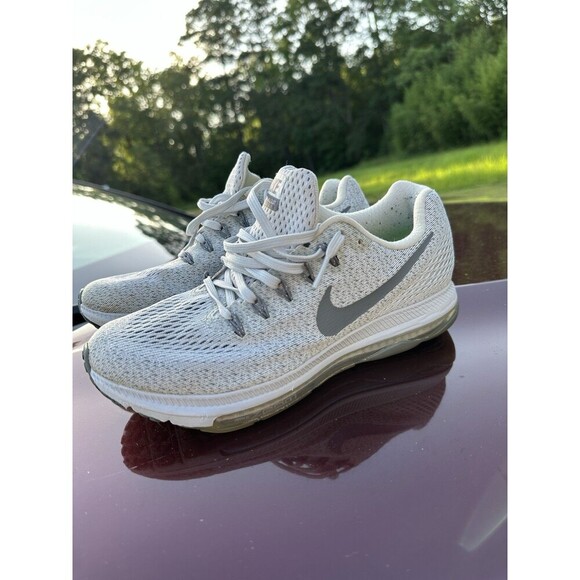 Nike Run Fast Light Weight Responsive Gray Shoes Low Top Lace Up USA Seller - Picture 3 of 9